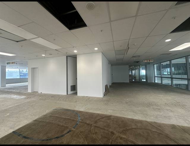 423M² OFFICE TO LET IN SANDTON CENTRAL